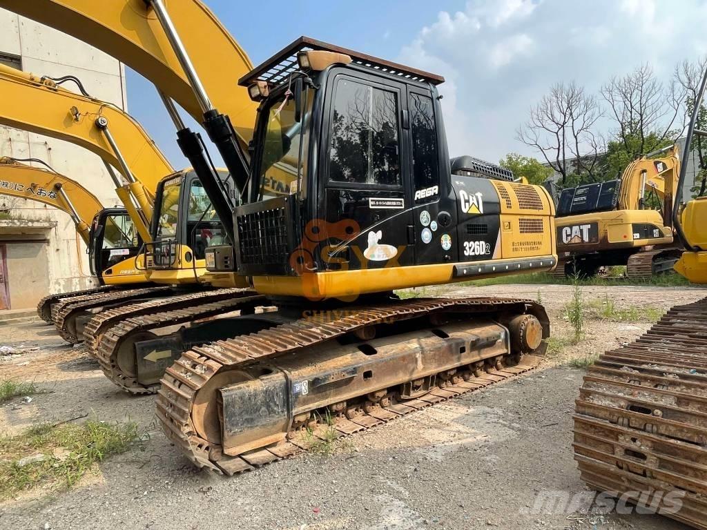 CAT 326 D2 Pelle sur chenilles