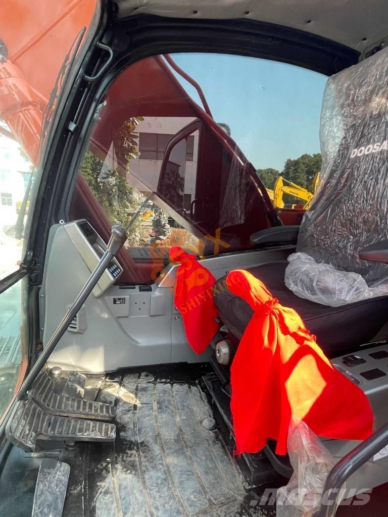 Doosan DX 225 LCA Pelle sur chenilles