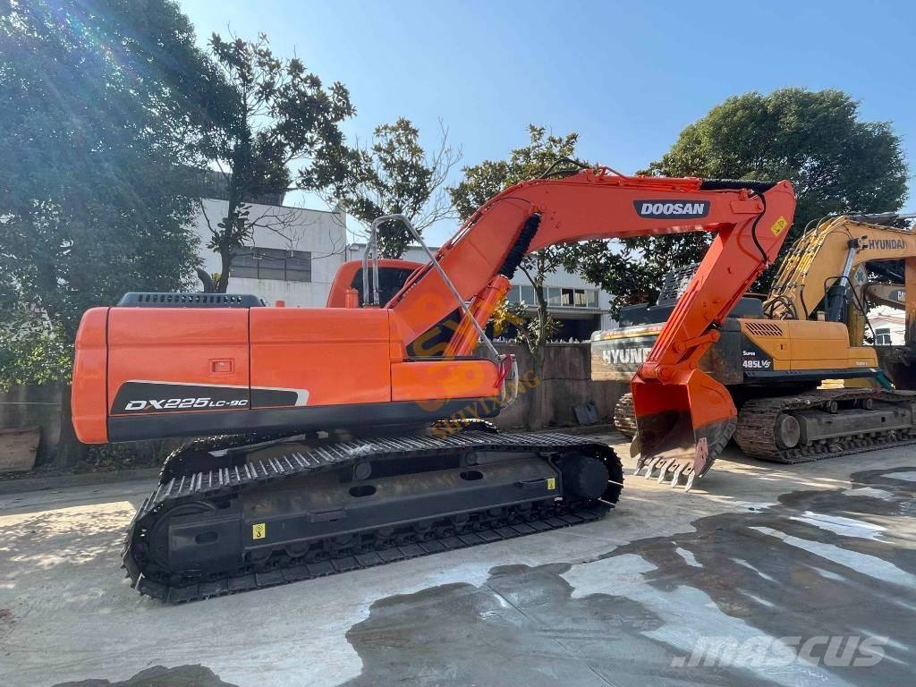 Doosan DX 225 LCA Pelle sur chenilles