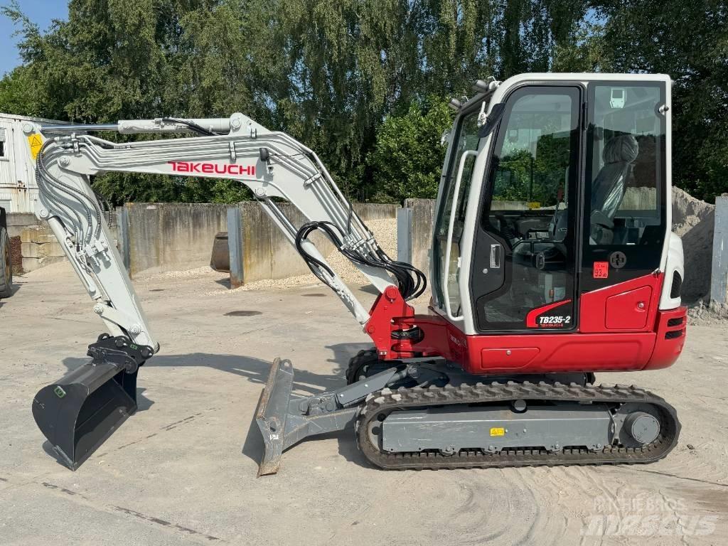 Takeuchi TB 235-2 Mini pelle < 7t
