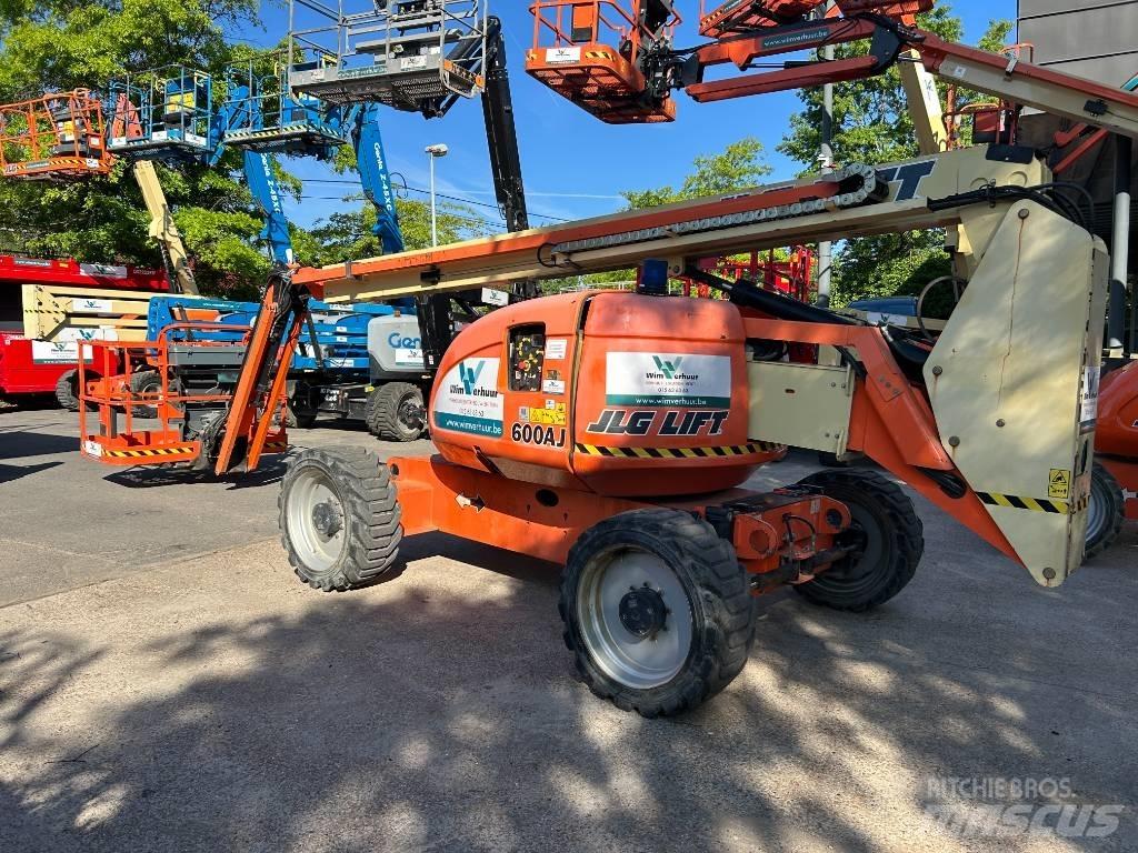 JLG 600 AJ Nacelles articulées