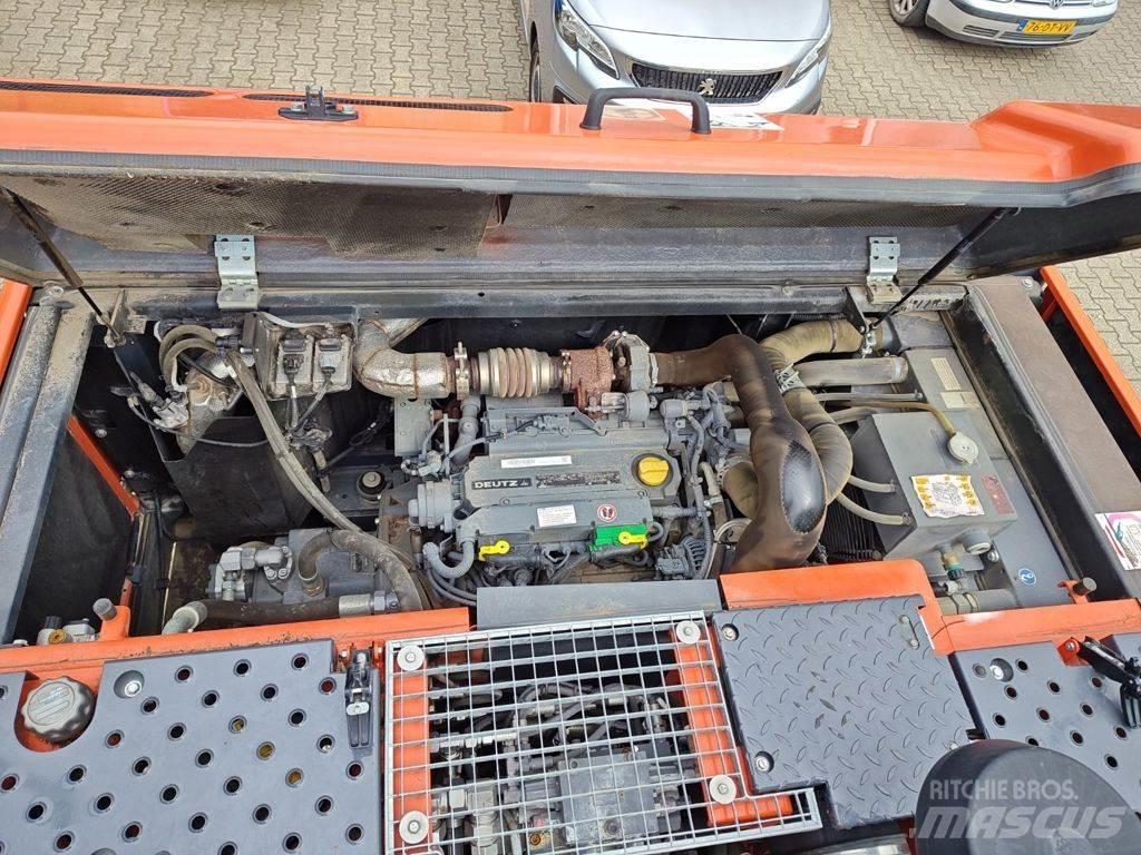 Atlas 150W Pelle sur pneus