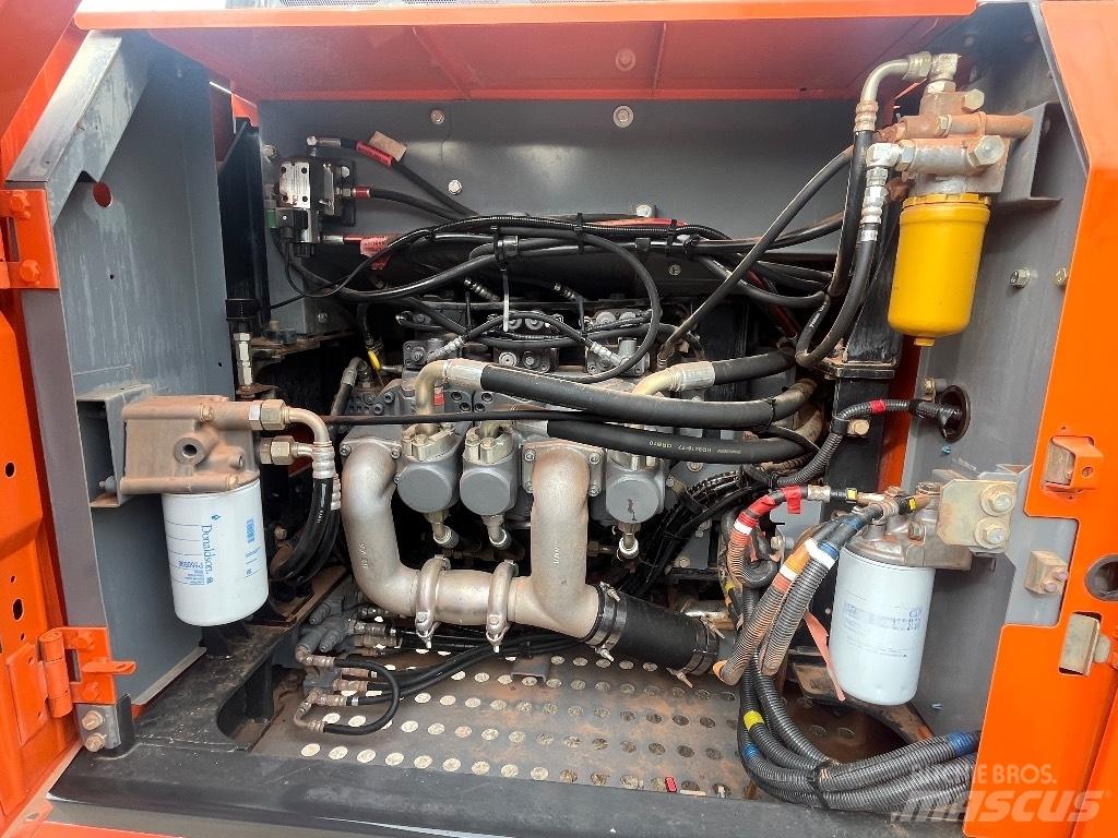 Hitachi ZX 250 LC-6 Pelle sur chenilles