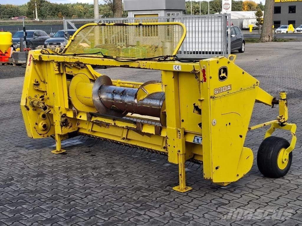 John Deere 630 A Ensileuse automotrice