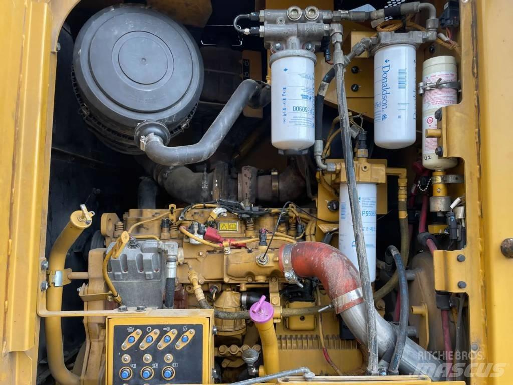CAT 140M Niveleuse