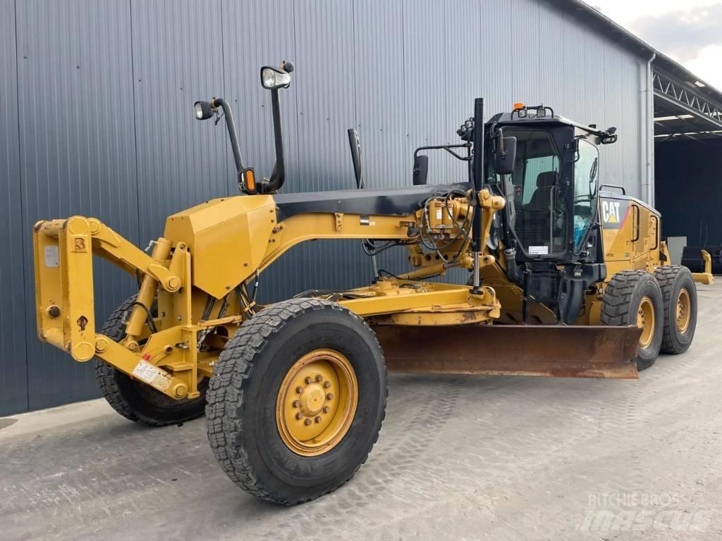 CAT 140M Niveleuse
