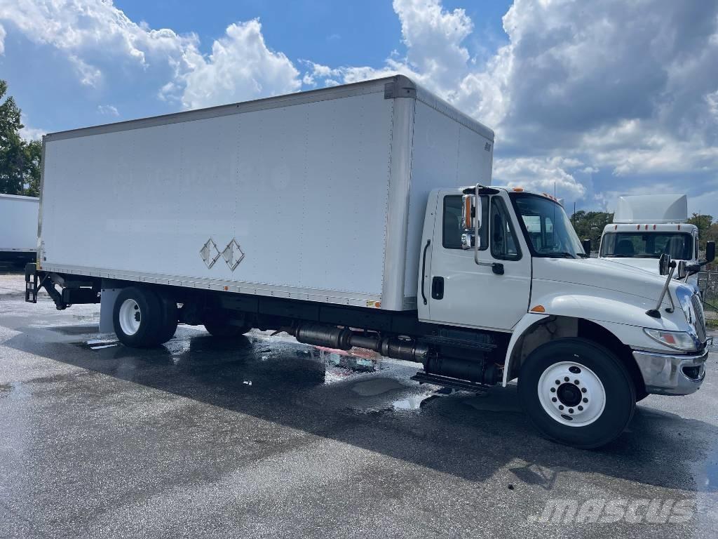 International 4300 Camion Fourgon