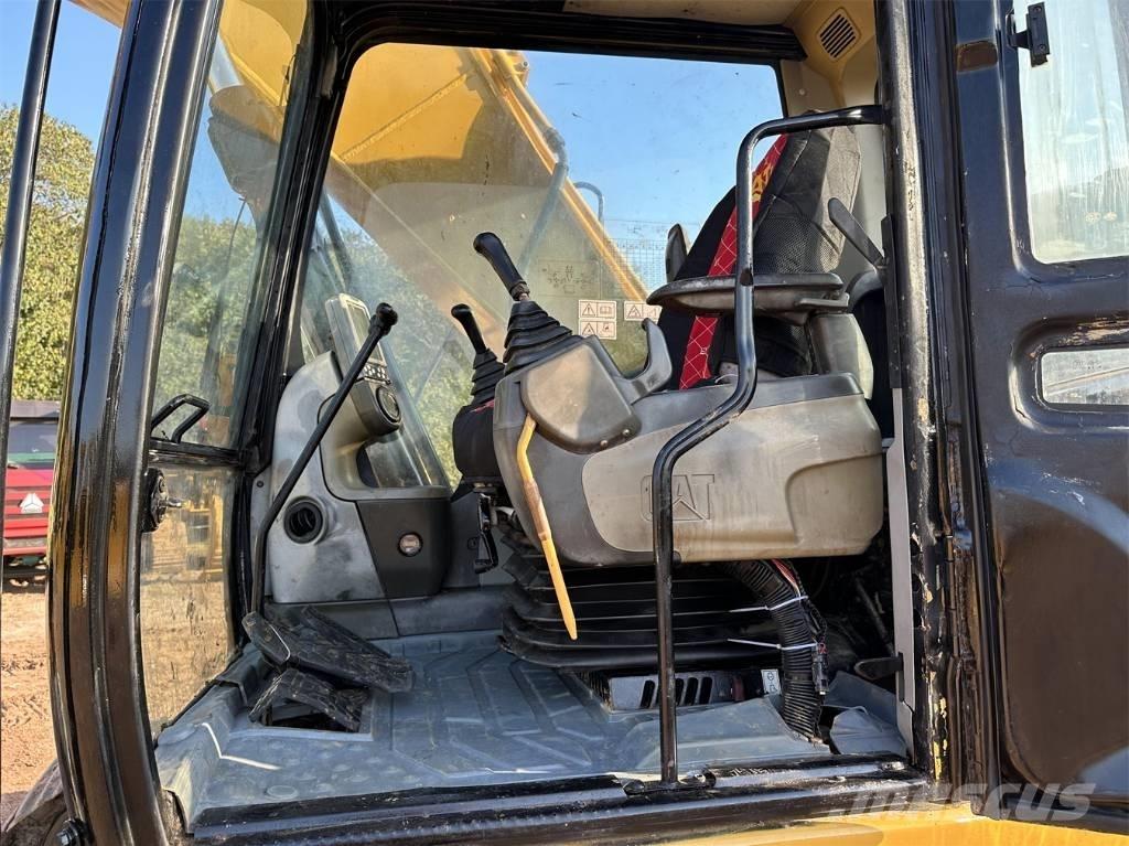 CAT 320 D Pelle sur chenilles