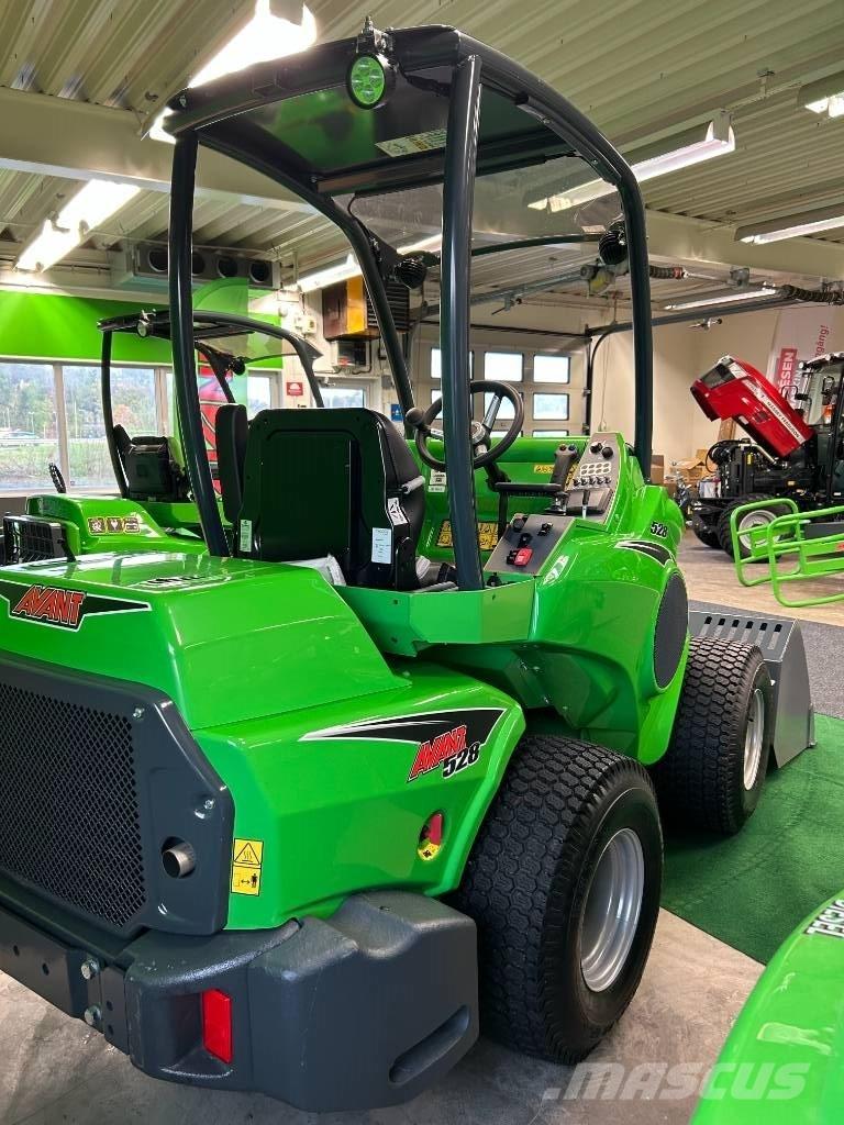 Avant 528 Chargeuse compacte