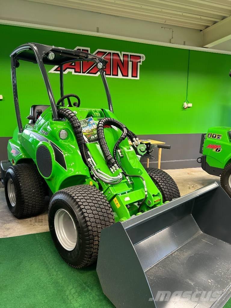 Avant 528 Chargeuse compacte