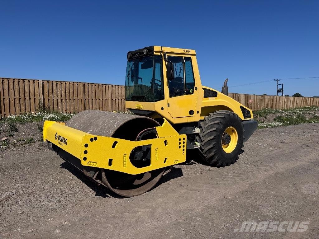 Bomag BW 213 D H-4 Rouleaux monocylindre
