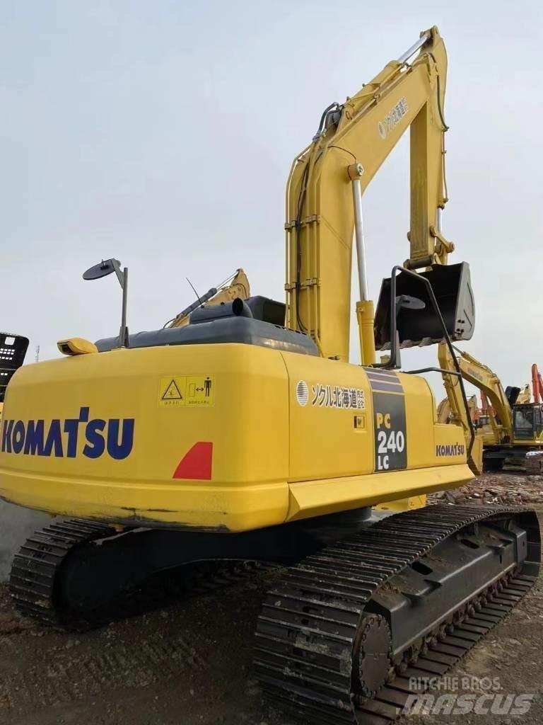 Komatsu 240LC-8 Pelle sur chenilles
