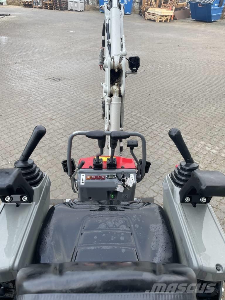 Takeuchi TB 210 Mini pelle < 7t