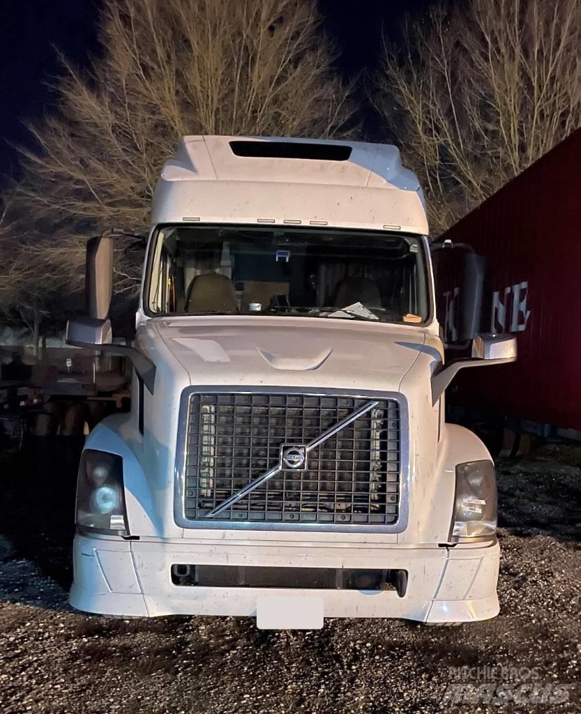 Volvo VNL 42 670 Tracteur routier