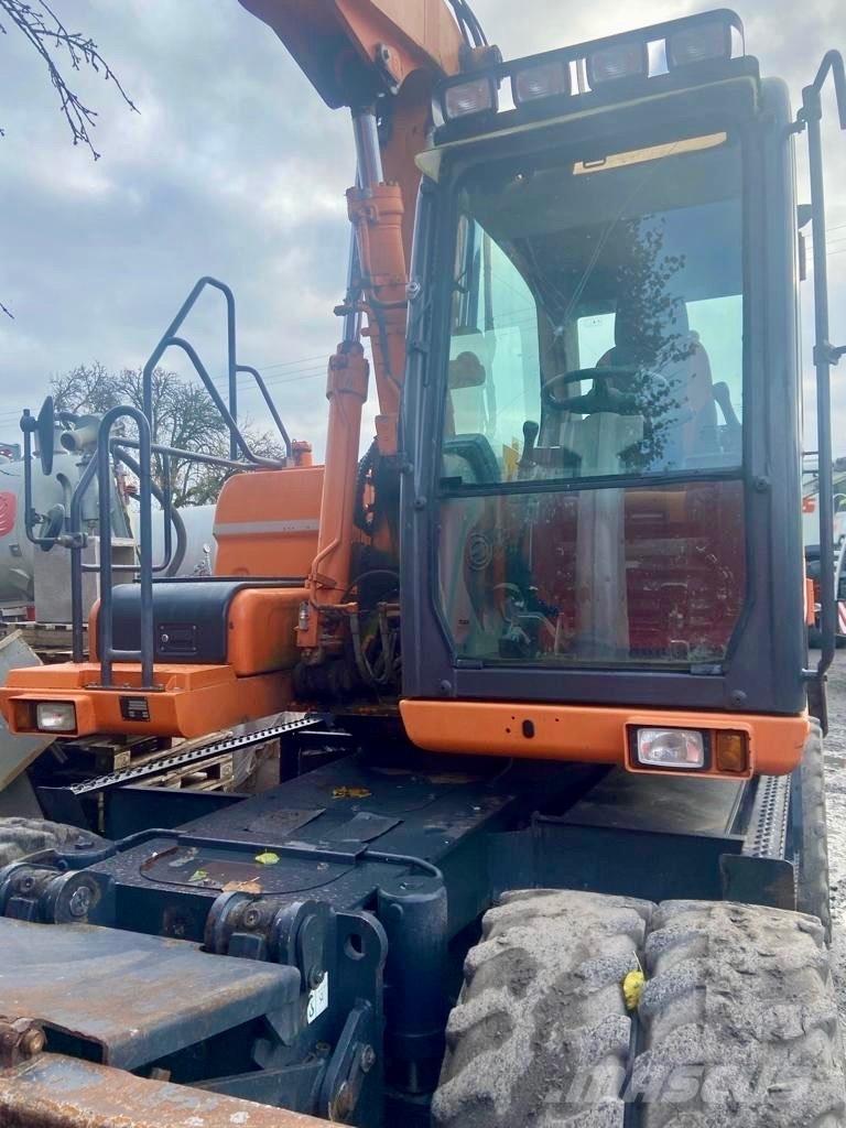Doosan DX 160 W-3 Pelle sur pneus