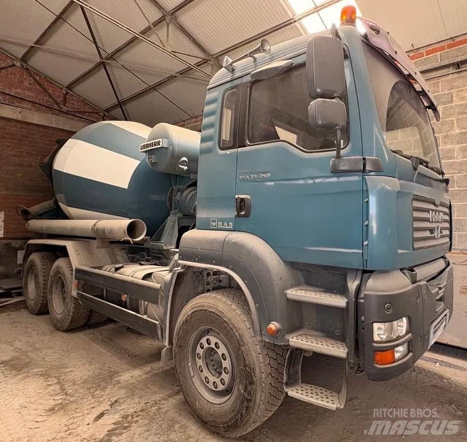 MAN 33 TGA 33.350 Camion malaxeur