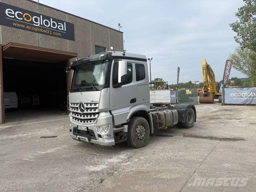 Mercedes-Benz 1851 Tracteur routier
