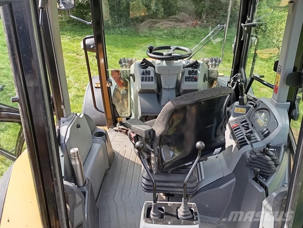 CAT 434 F Tractopelle