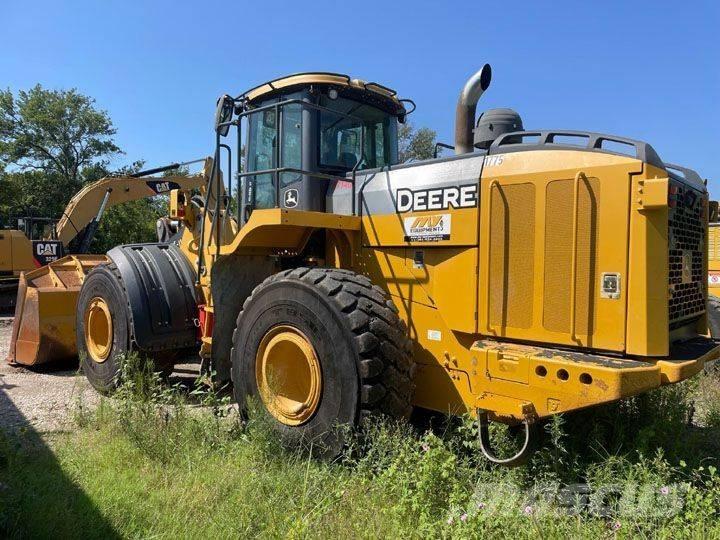 John Deere 824K-II Chargeuse sur pneus