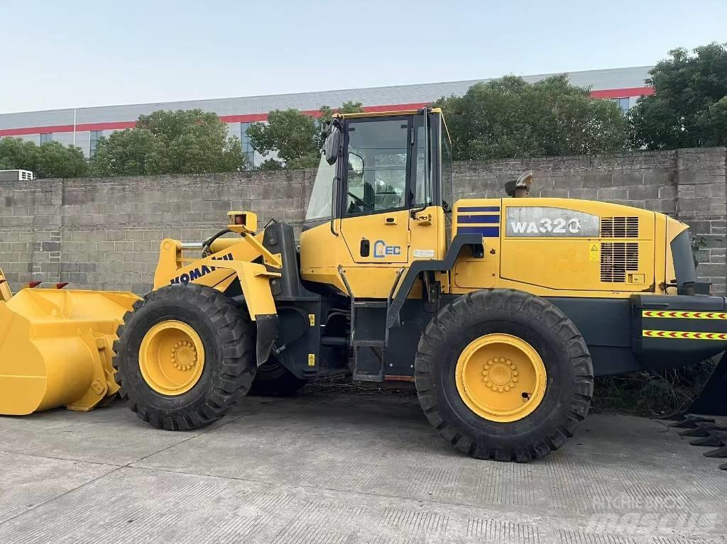 Komatsu WA 320 Chargeuse sur pneus