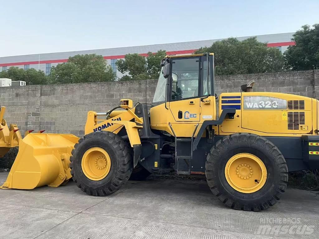 Komatsu WA 320 Chargeuse sur pneus