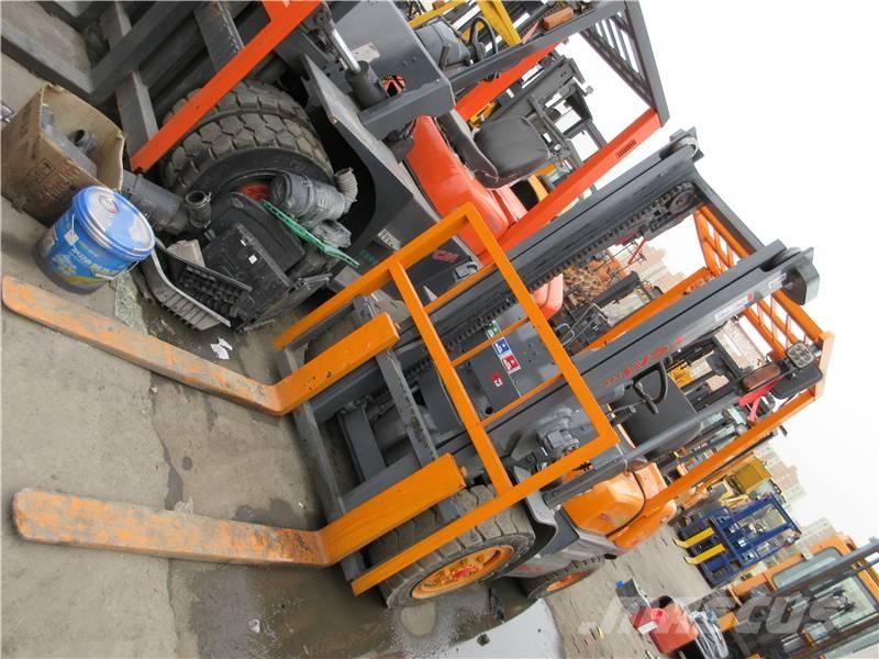 TCM FD 30 Chariots diesel