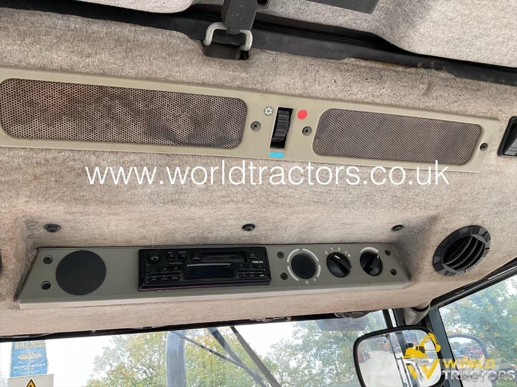 Massey Ferguson 4235 Tracteur