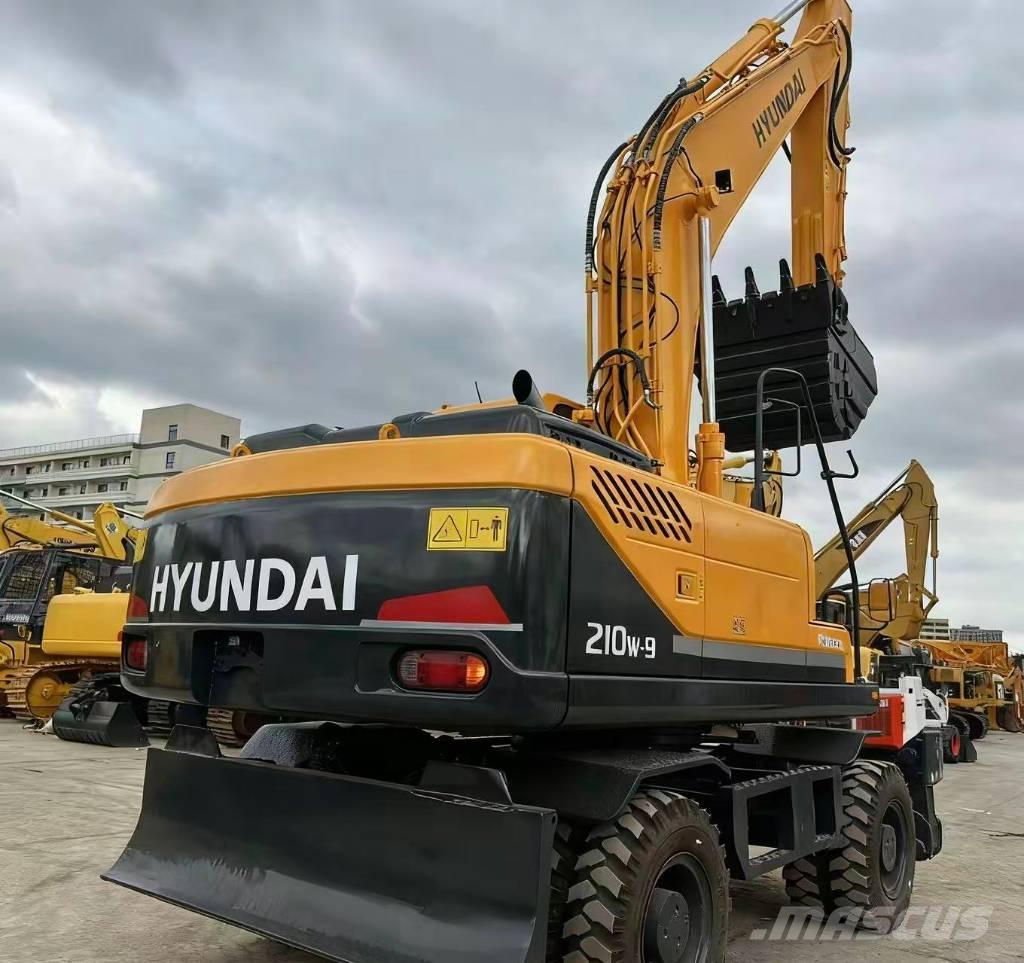 Hyundai 210W -9 Pelle sur pneus