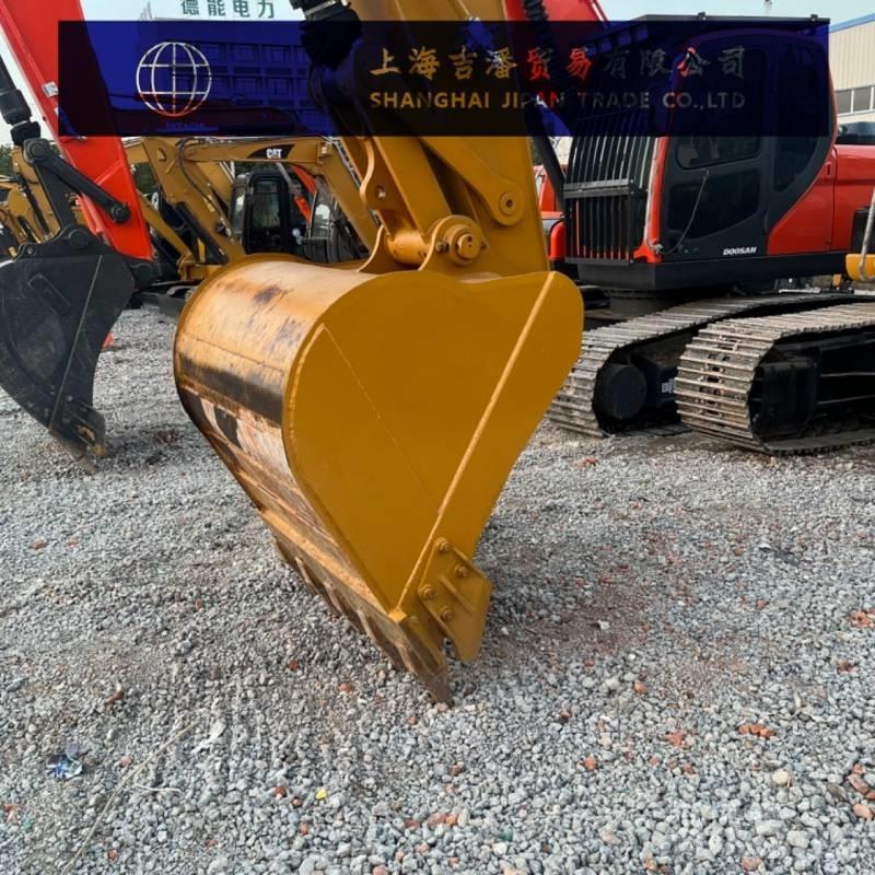 CAT 323 D Pelle sur chenilles