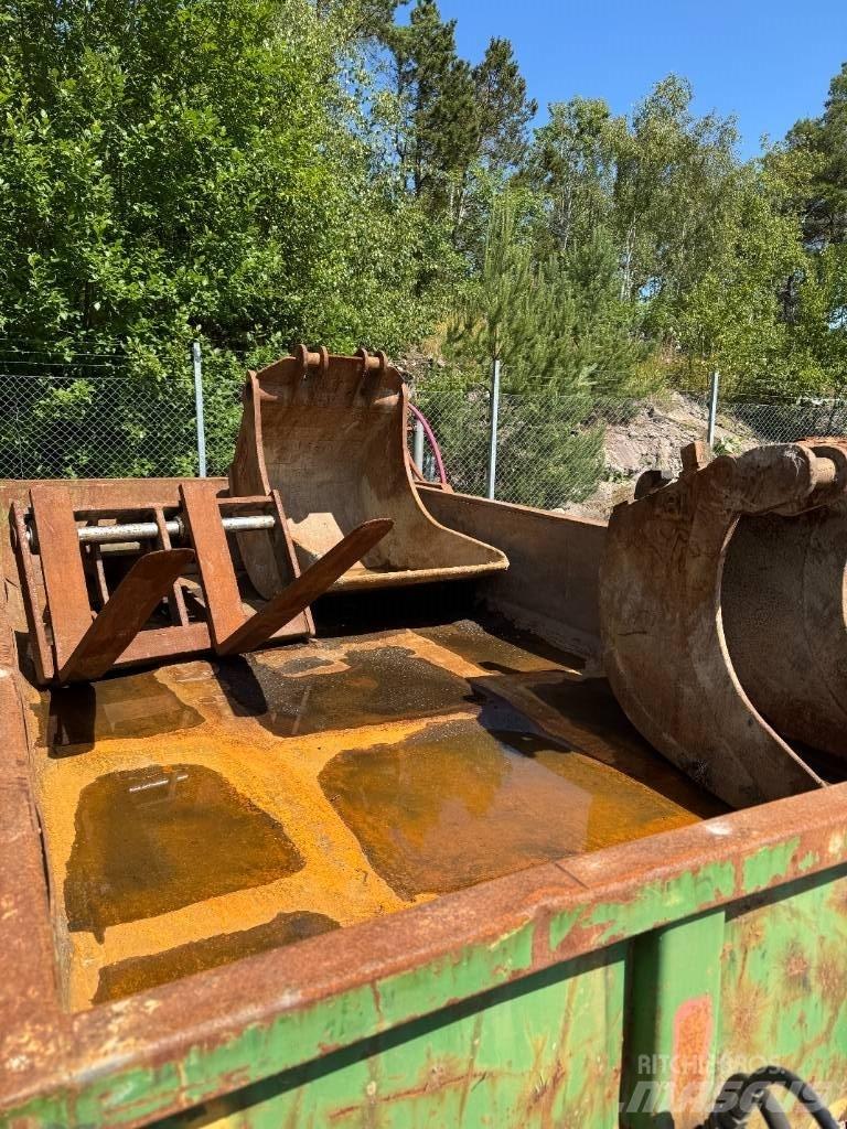 CAT M316F Pelle sur pneus