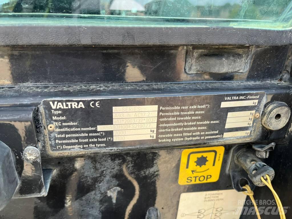 Valtra A 93 Tracteur