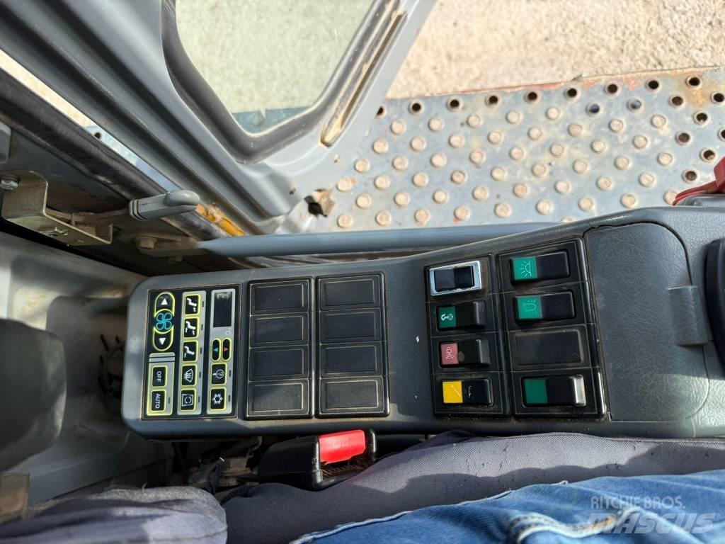 Volvo EC 360 B LC Pelle sur chenilles