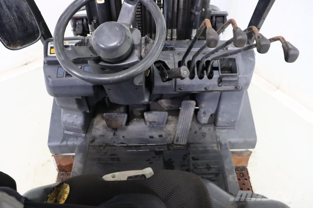 Nissan U1D2A20LQ Chariots GPL