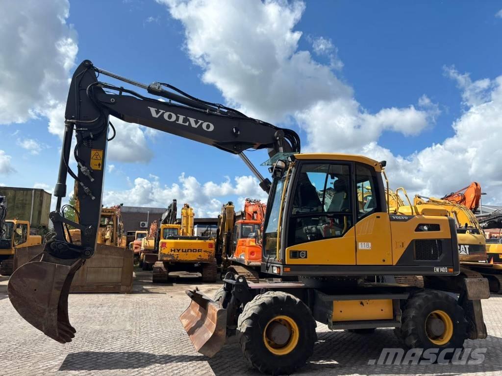 Volvo EW 140 D Pelle sur pneus