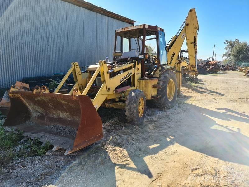 Komatsu WB97R Tractopelle