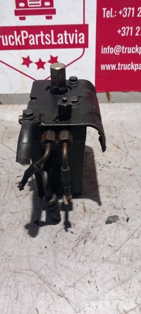 Volvo FH 12.   21882617 Hydraulique