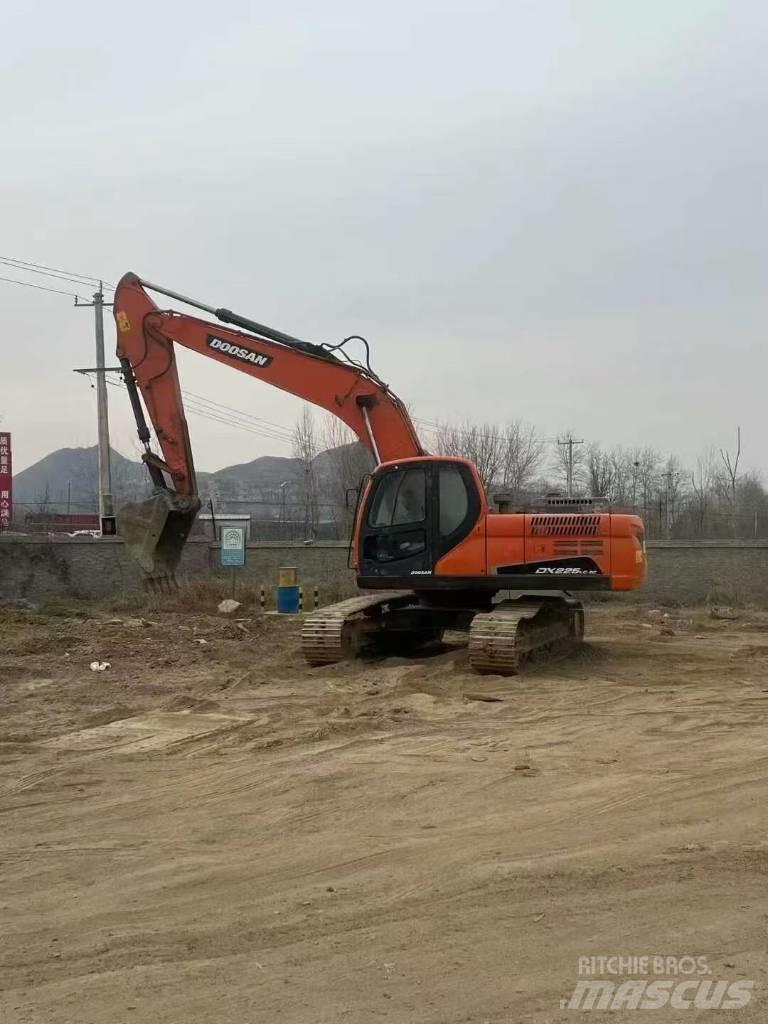 Doosan DX225LC-9C Pelle sur chenilles