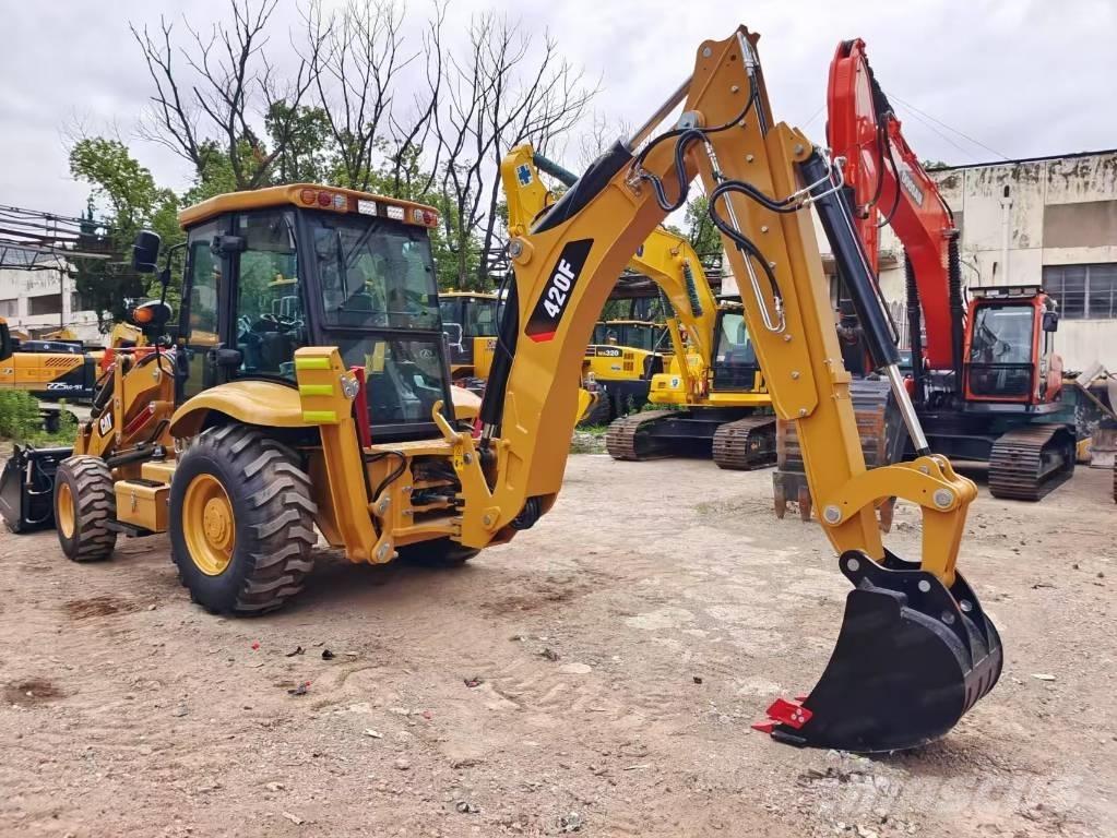 CAT 420 F Tractopelle