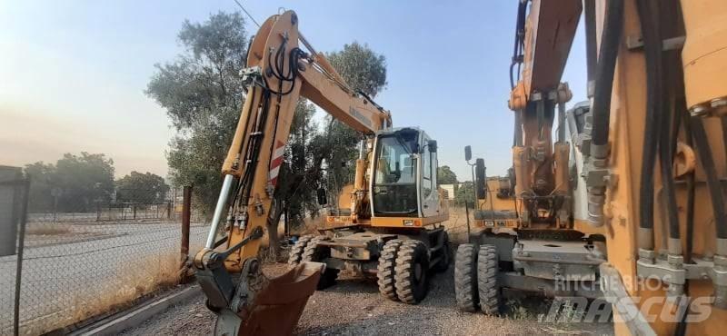Liebherr A 904 C Pelle sur pneus