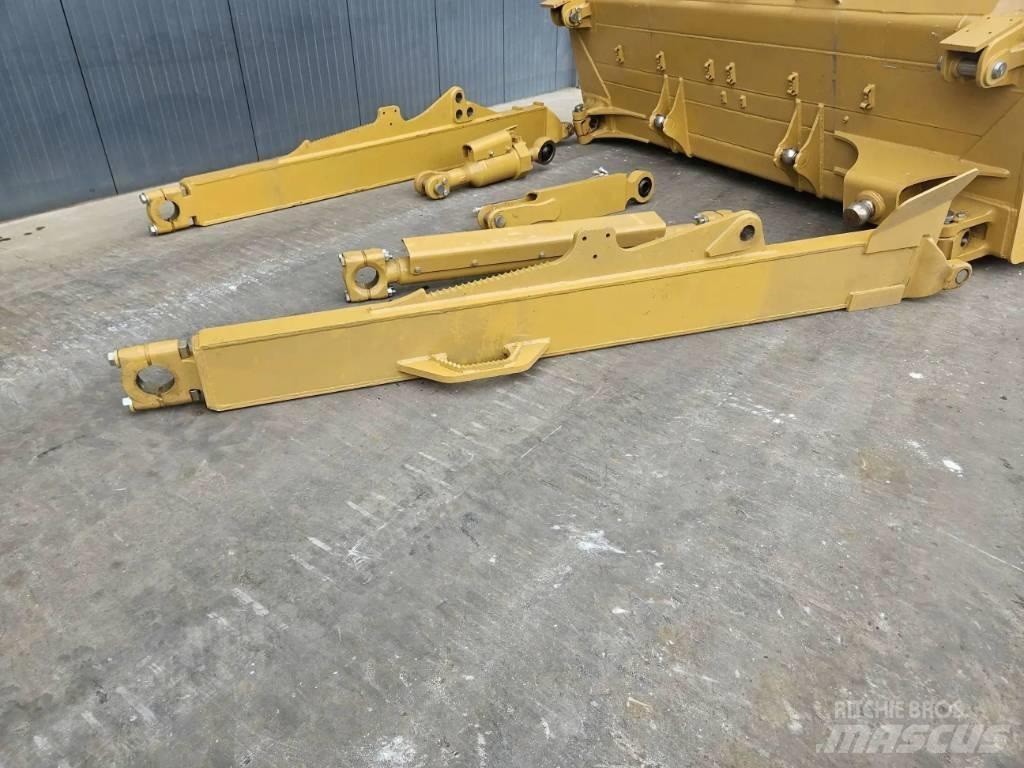 CAT D8R Chenilles