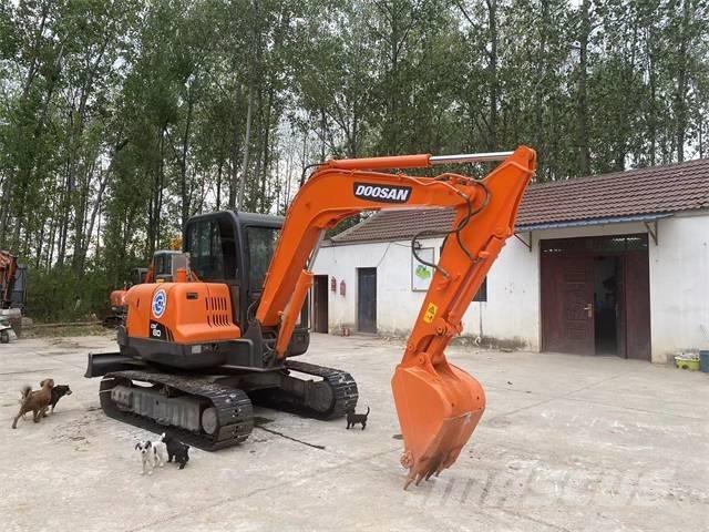 Doosan DX60 Pelle sur chenilles
