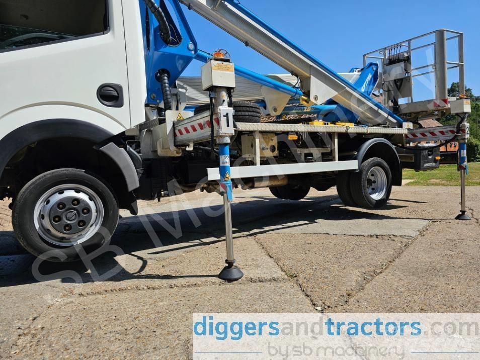 Nissan NT400 Camion nacelle