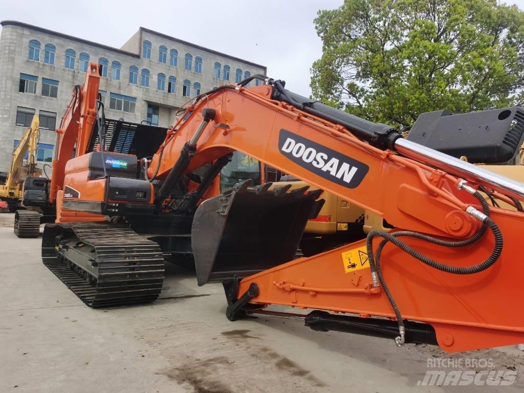 Doosan DX 225 LC Pelle sur chenilles