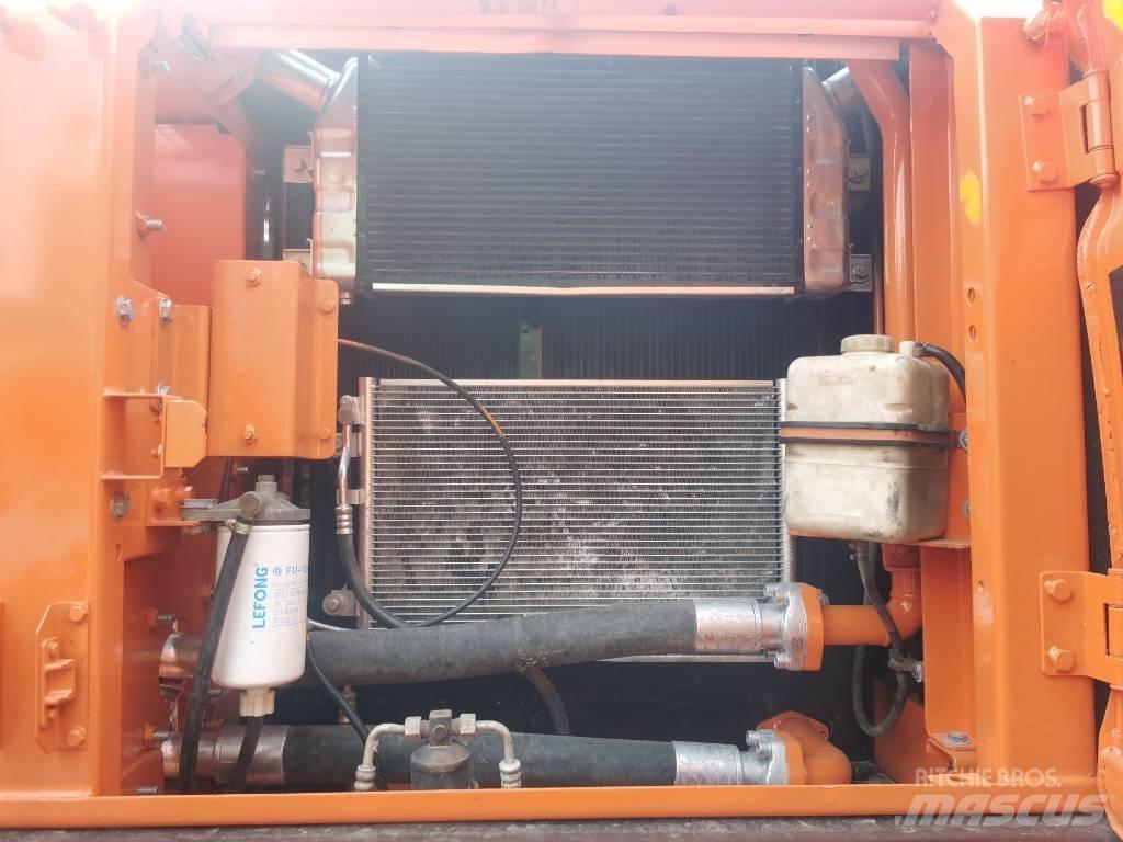 Doosan DX 225 LC Pelle sur chenilles