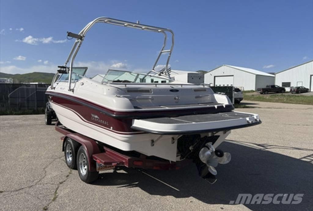  Chaparral 2330 SS Bateaux de travail, barges et pontons