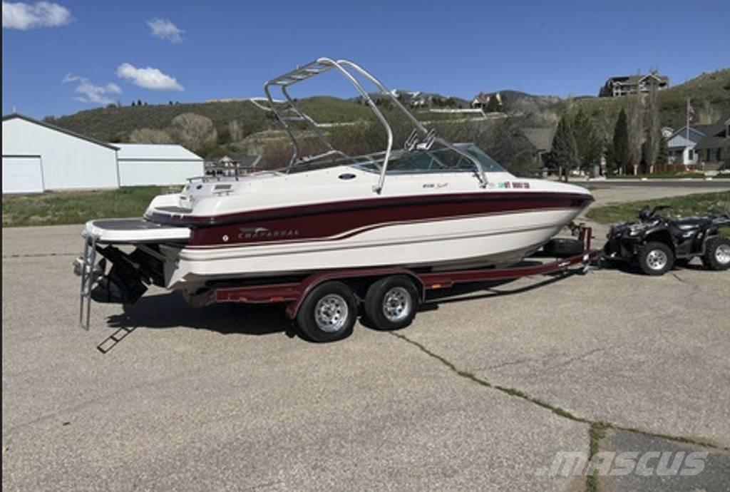  Chaparral 2330 SS Bateaux de travail, barges et pontons