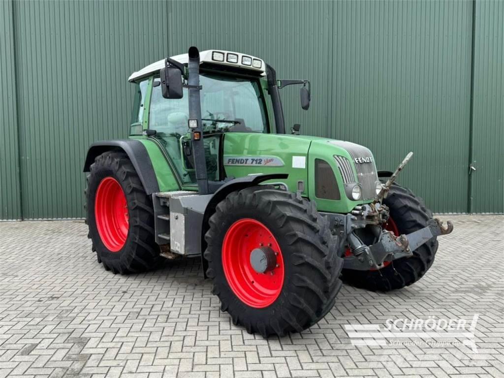 Fendt 712 VARIO Tracteur