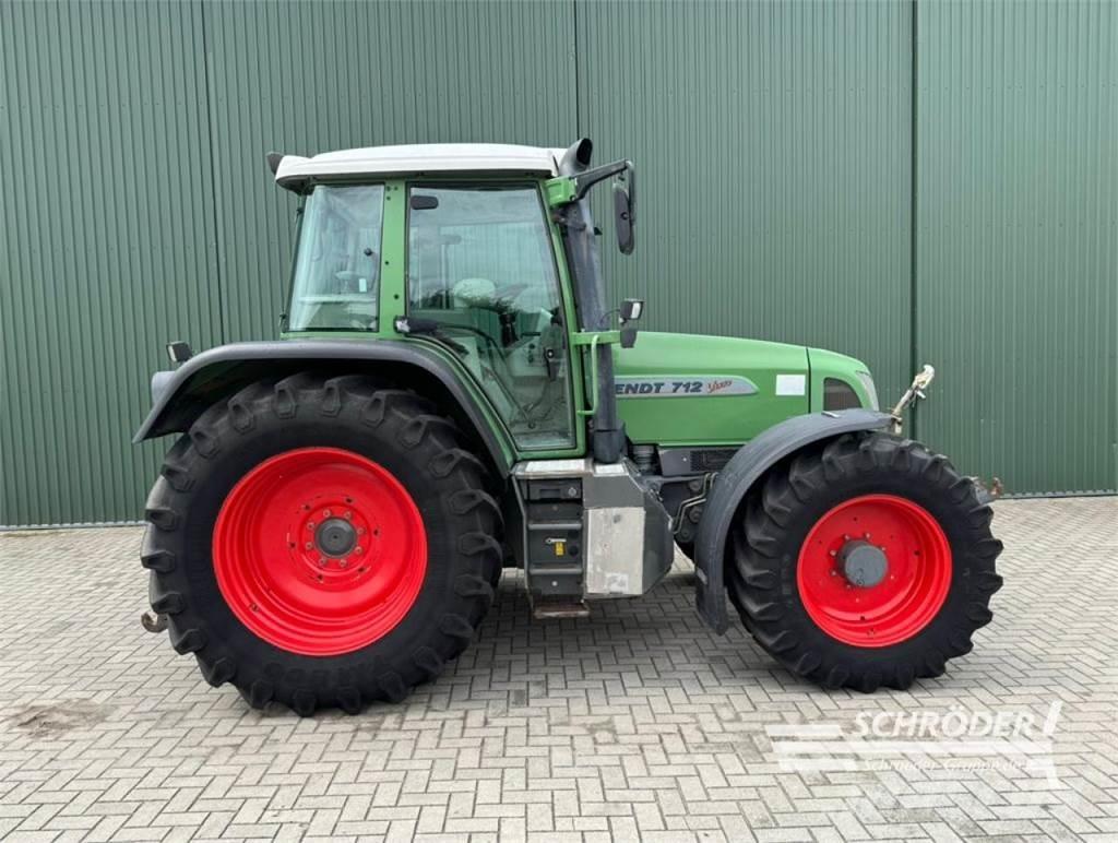 Fendt 712 VARIO Tracteur