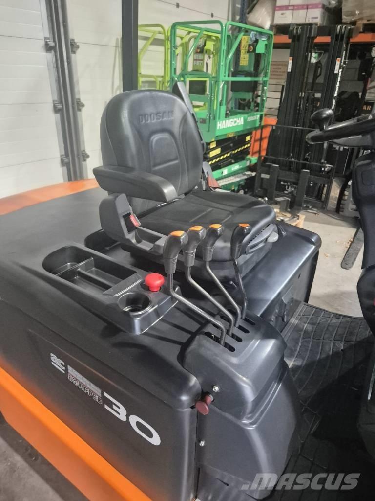 Doosan B 30 X-5 Chariots élévateurs électriques