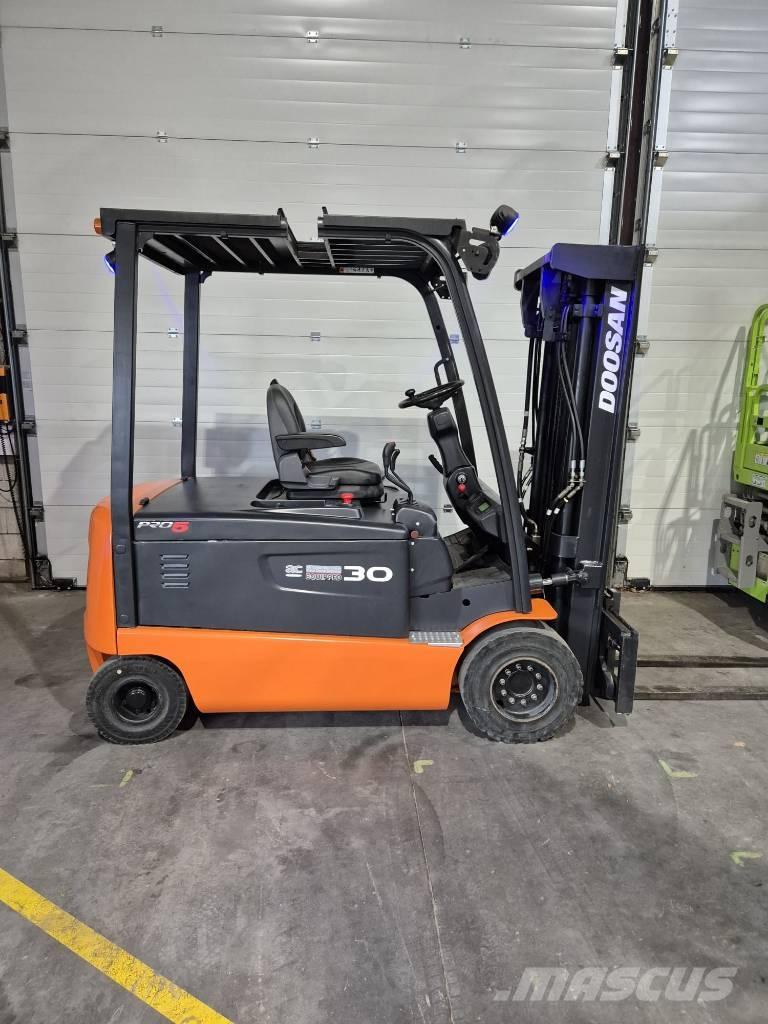 Doosan B 30 X-5 Chariots élévateurs électriques